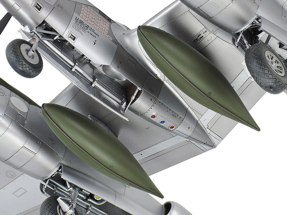 Tamiya: 1/48 Lockheed P-38J Lightning