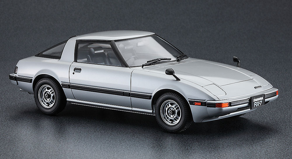 Hasegawa 1/24 Mazda Savanna RX-7 (SA22C) Middle Version GT (1980)