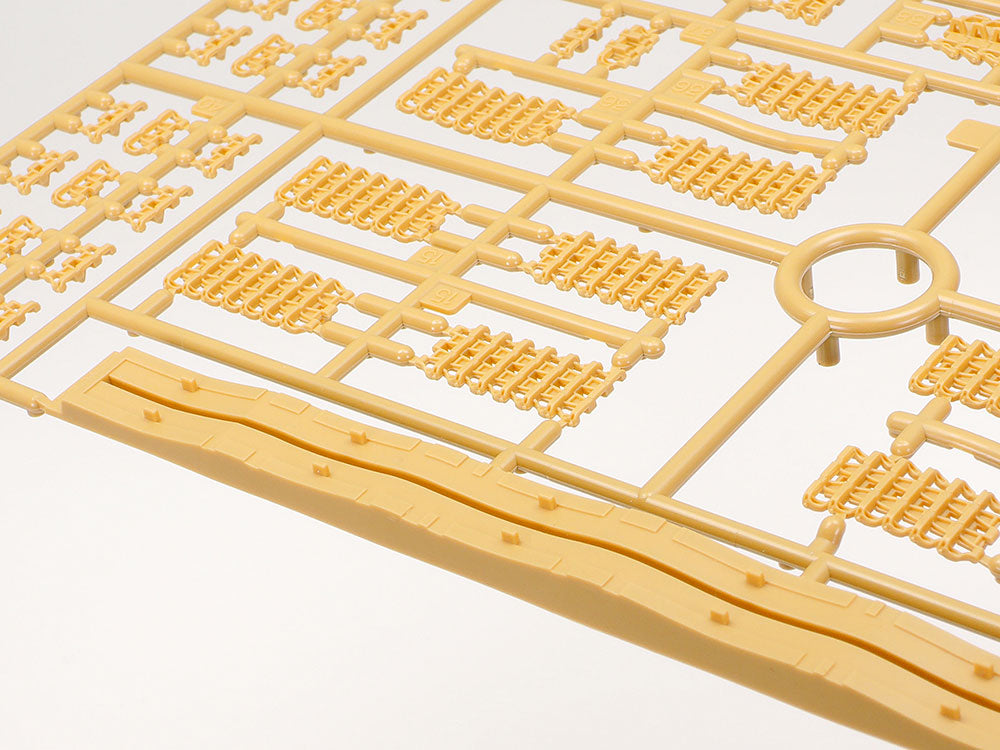 Tamiya: 1/35 German Tank Panzerkampfwagen IV Ausf.F & Motorcycle Set "North Africa"