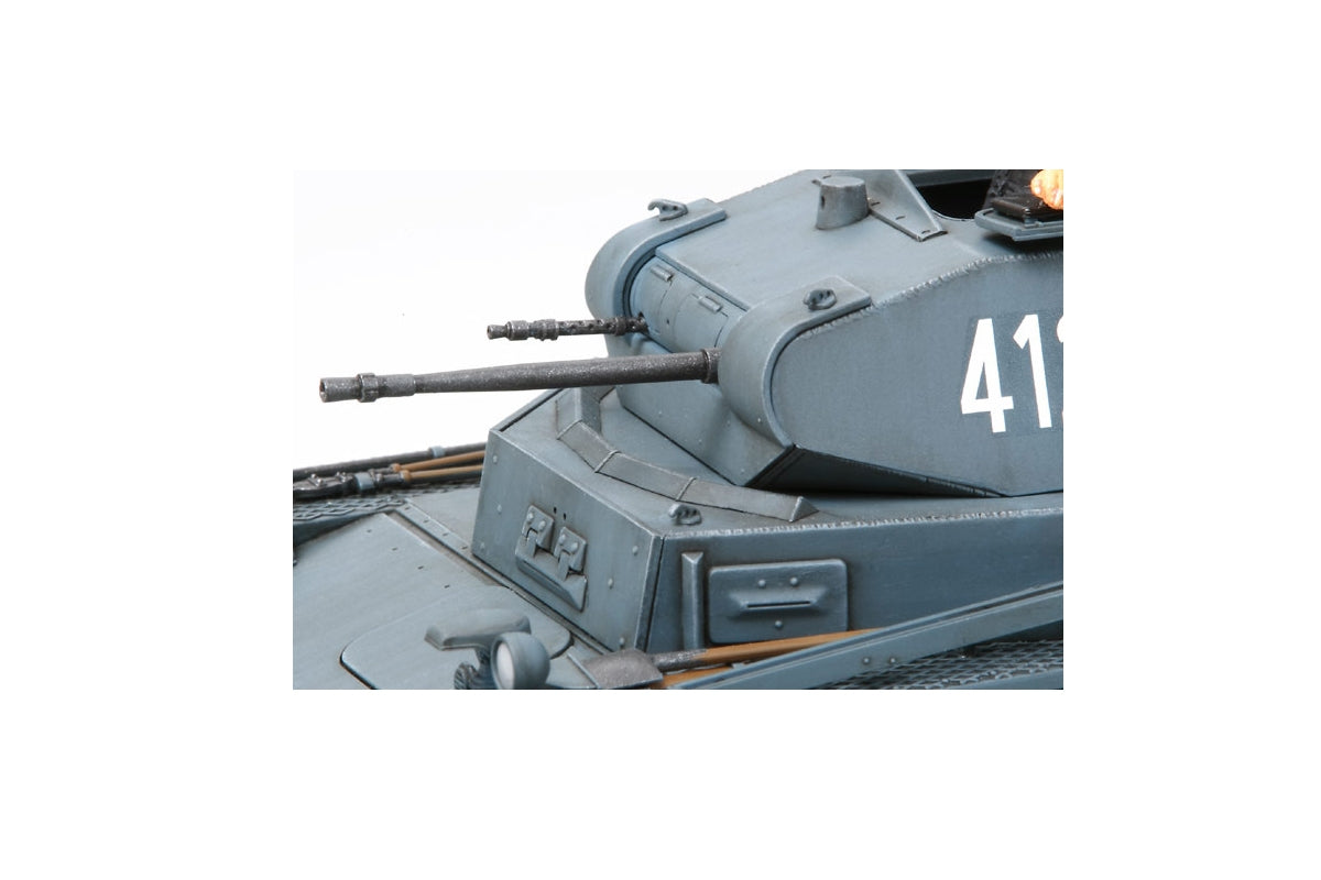 Tamiya: 1/35 German Panzerkampfwagen II Ausf.A/B/C (Sd.Kfz.121) (French Campaign)