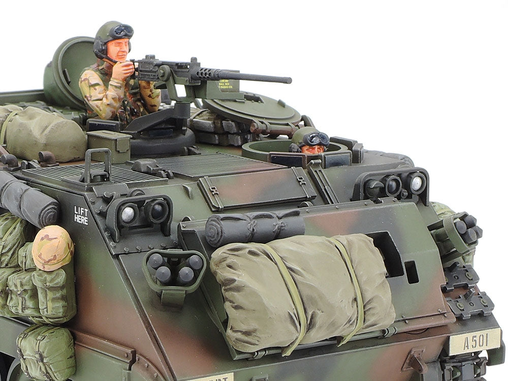 Tamiya: 1/35 U.S. M113A2 Armored Personnel Carrier Desert Version