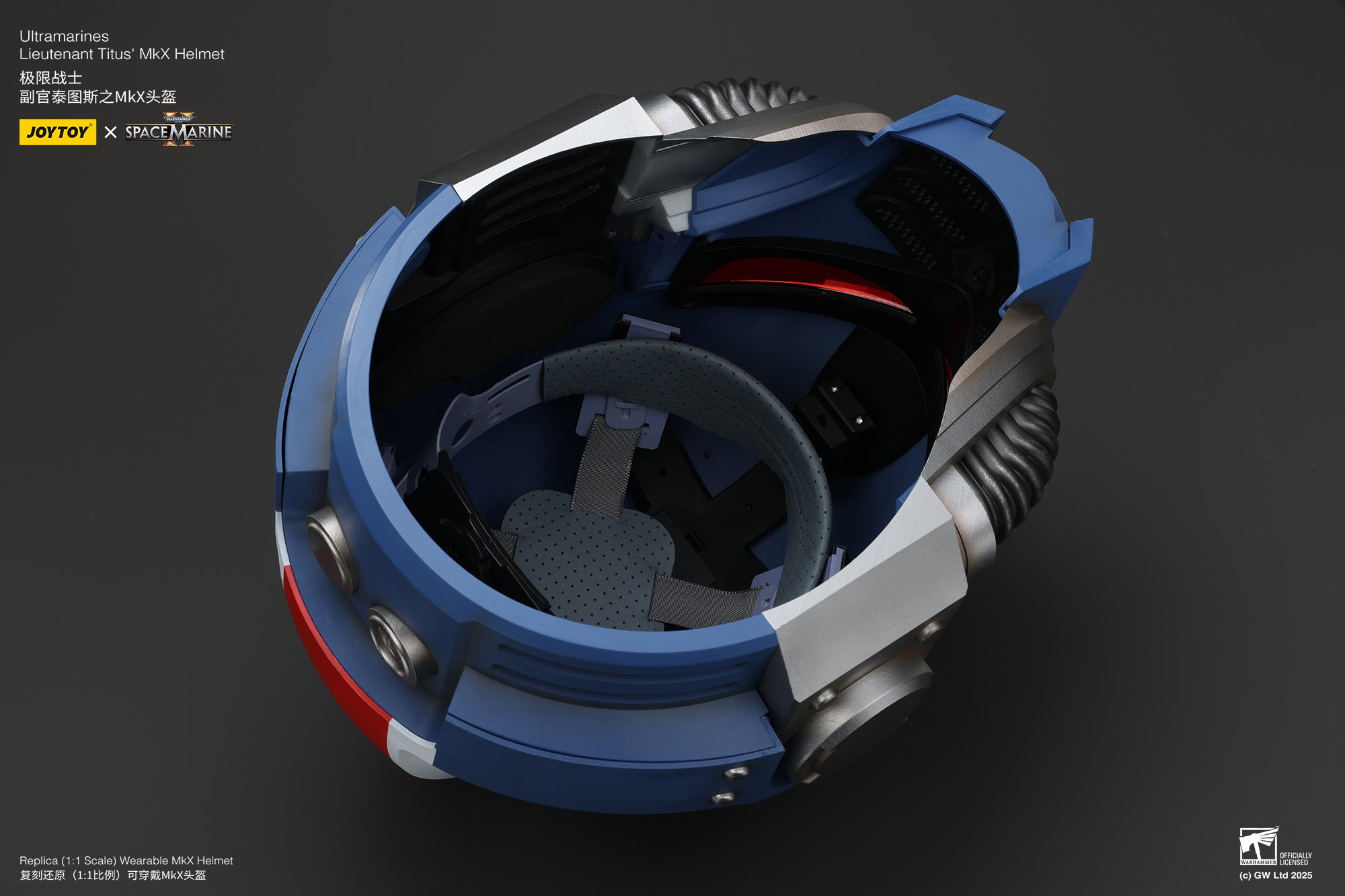 Joytoy: Ultramarines Lieutenant Titus' MKX Helmet & Display Stand
