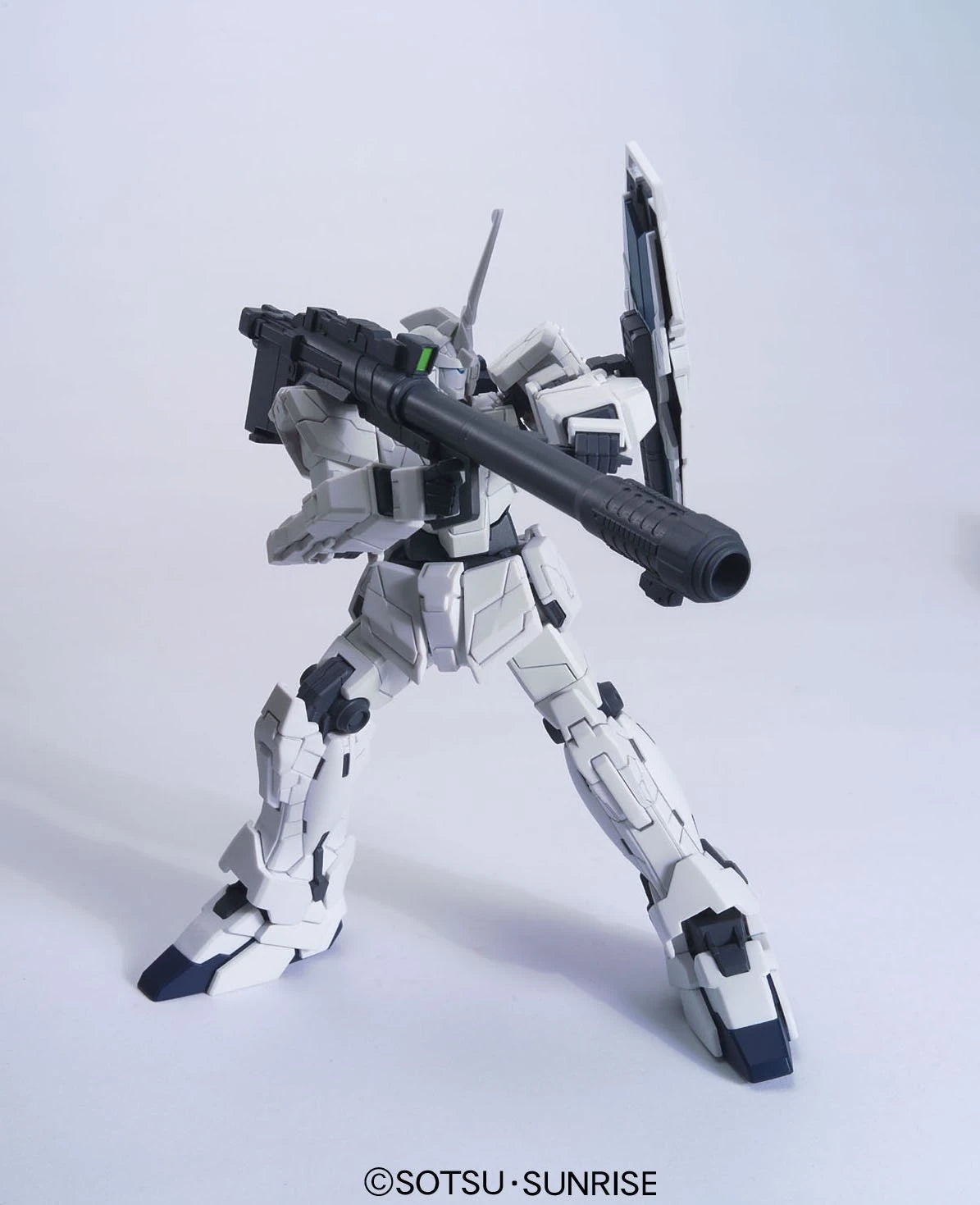 HGUC #101 Unicorn Gundam (Unicorn Mode)