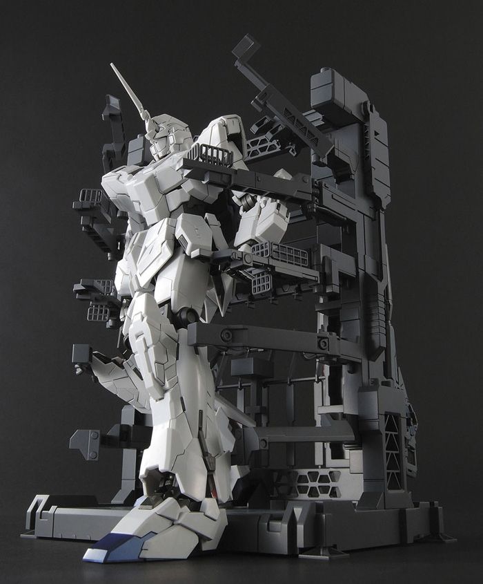 MG #131 Unicorn Gundam (HD Color + MS Cage)
