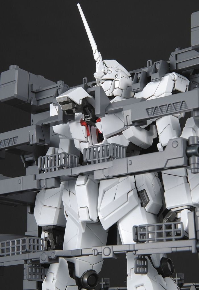 MG #131 Unicorn Gundam (HD Color + MS Cage)