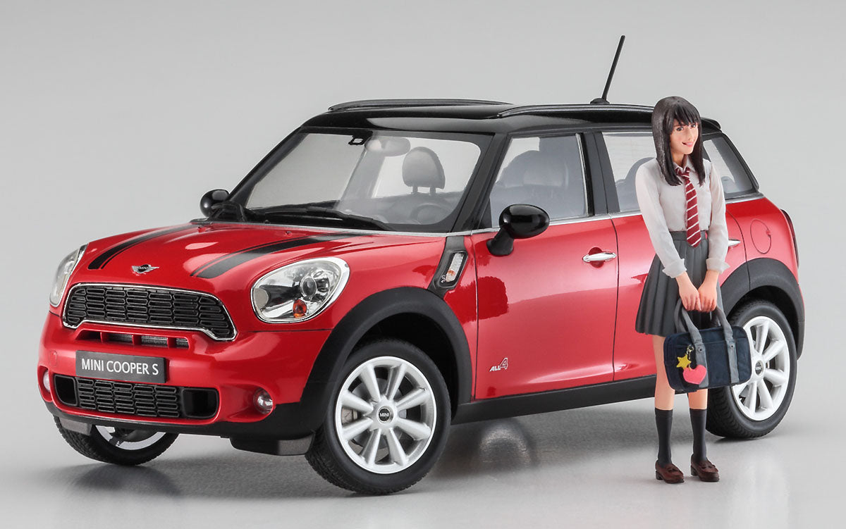 Hasegawa 1/24 Mini Cooper S Countryman All4 w/School Girls' Figure