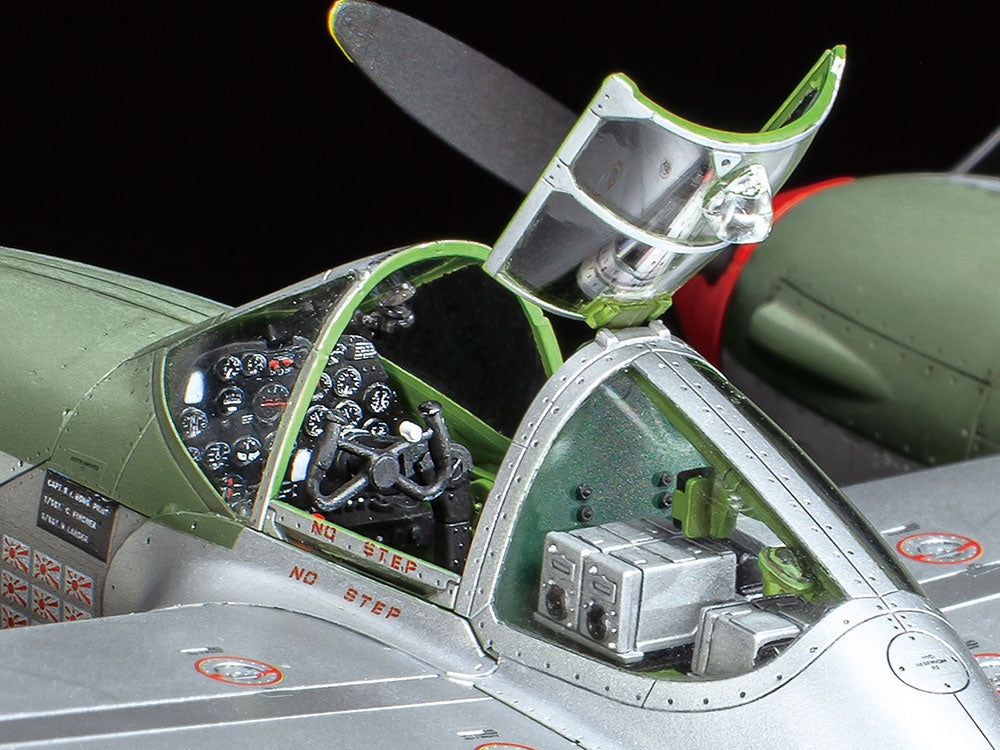 Tamiya: 1/48 Lockheed P-38J Lightning