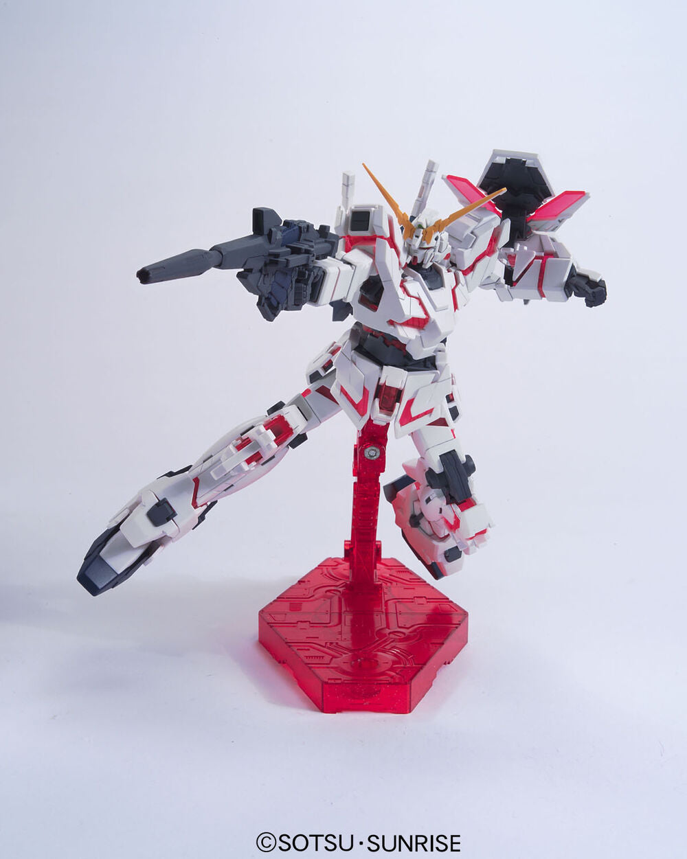 HGUC #100 RX-0 Unicorn Gundam (Destroy Mode)