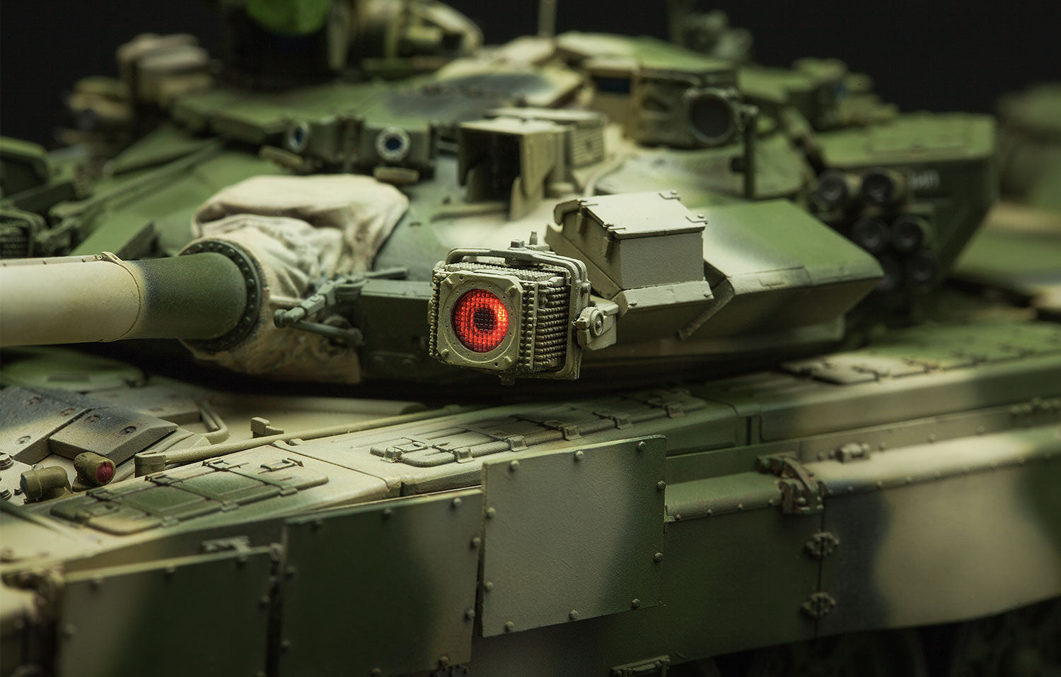 Meng: 1/35 Russian Main Battle Tank T-90 W/TBS-86 Tank Dozer