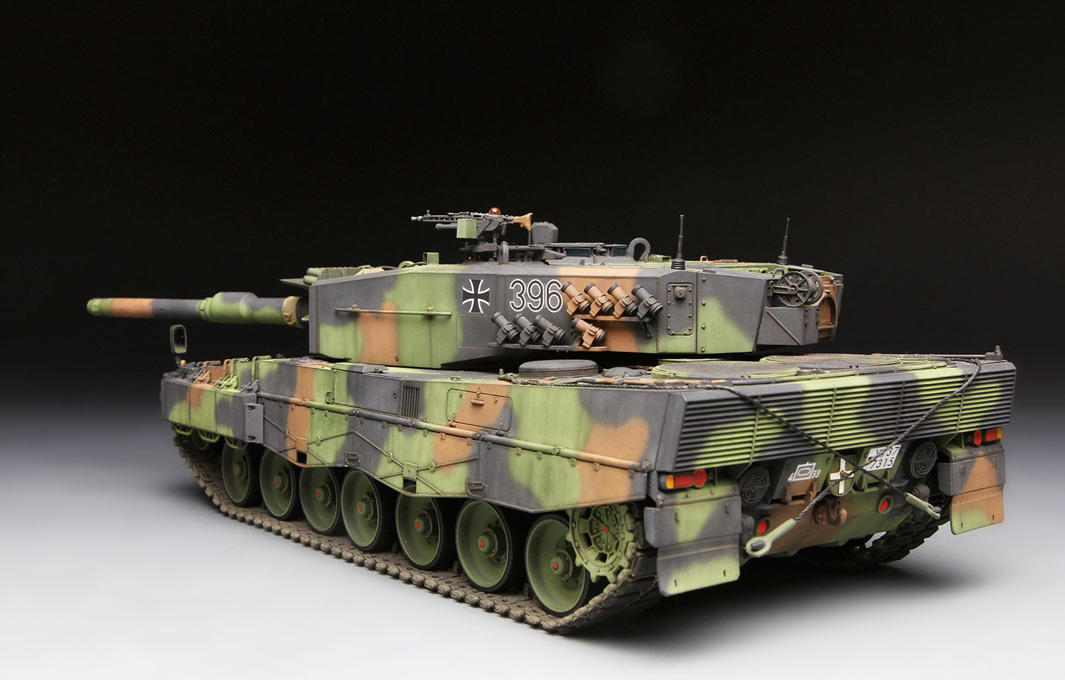 Meng: 1/35 German Main Battle Tank Leopard 2 A4