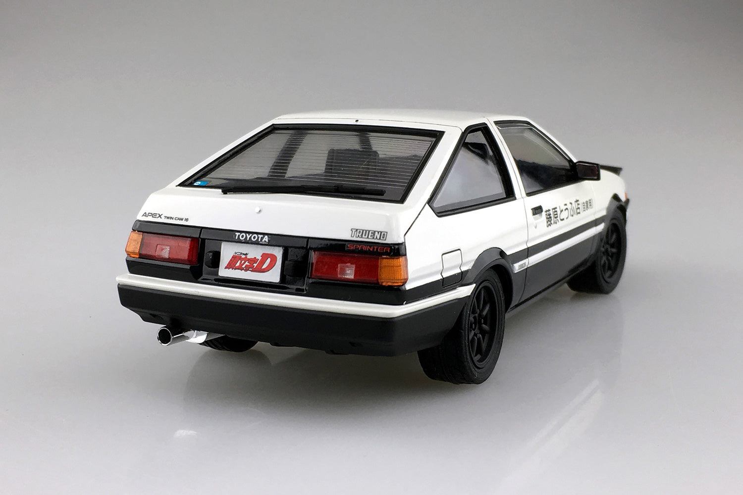 Aoshima: 1/24 Initial D Toyota Fujiwara Takumi AE86 Trueno Project-D Ver.