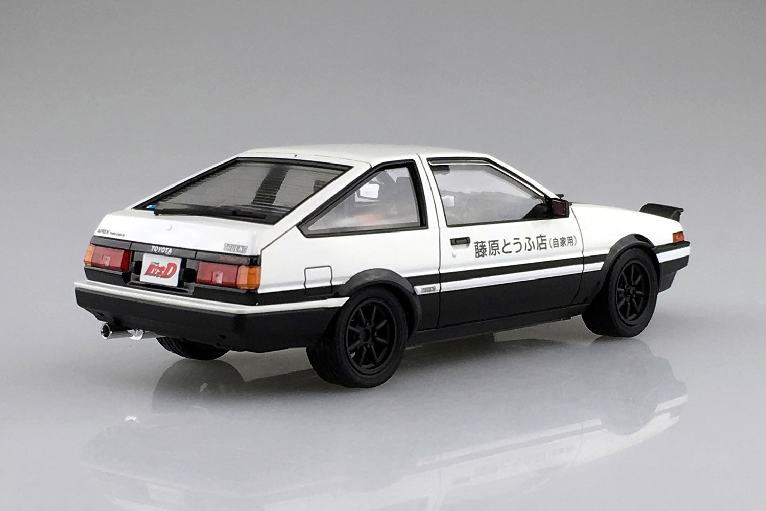 Aoshima: 1/24 Initial D Toyota Fujiwara Takumi AE86 Trueno Project-D Ver.