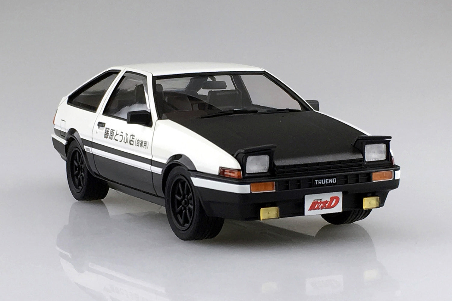 Aoshima: 1/24 Initial D Toyota Fujiwara Takumi AE86 Trueno Project-D Ver.