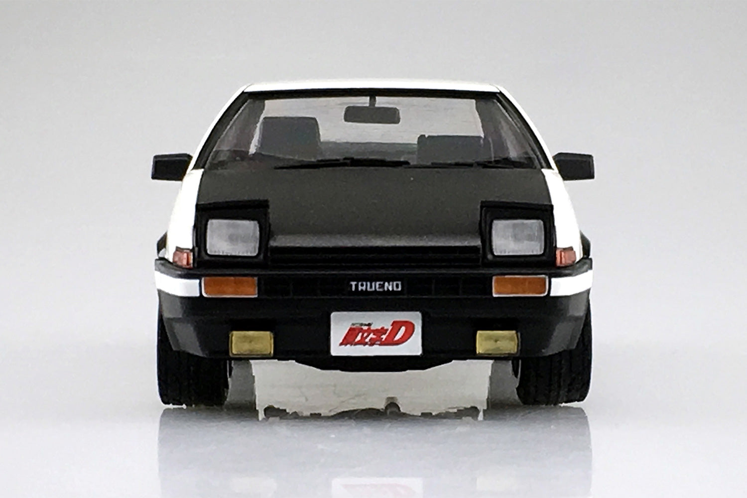 Aoshima: 1/24 Initial D Toyota Fujiwara Takumi AE86 Trueno Project-D Ver.