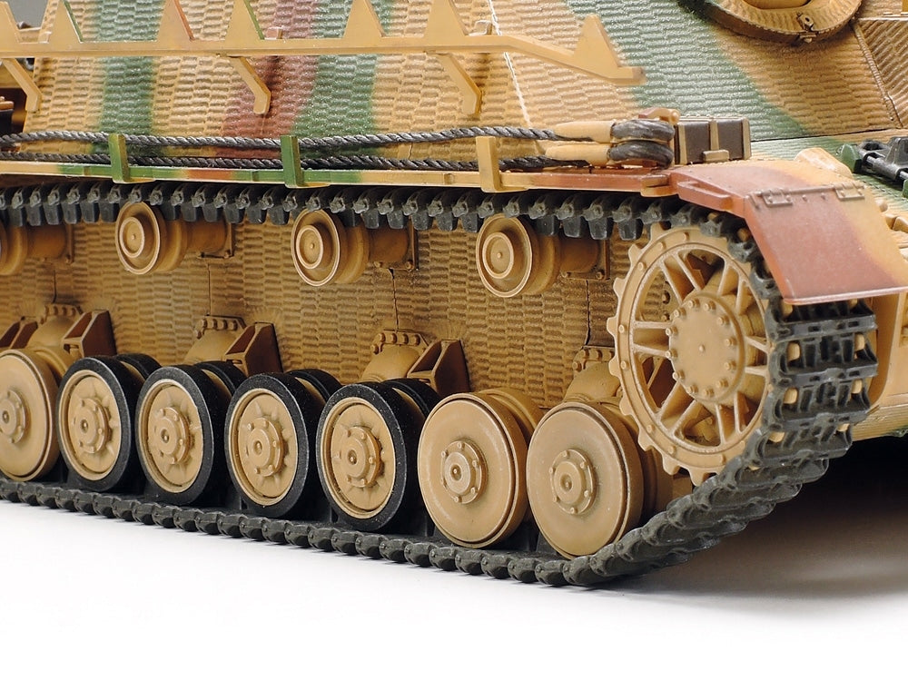 Tamiya: 1/35 German Assault Tank IV Brummbär Late Production