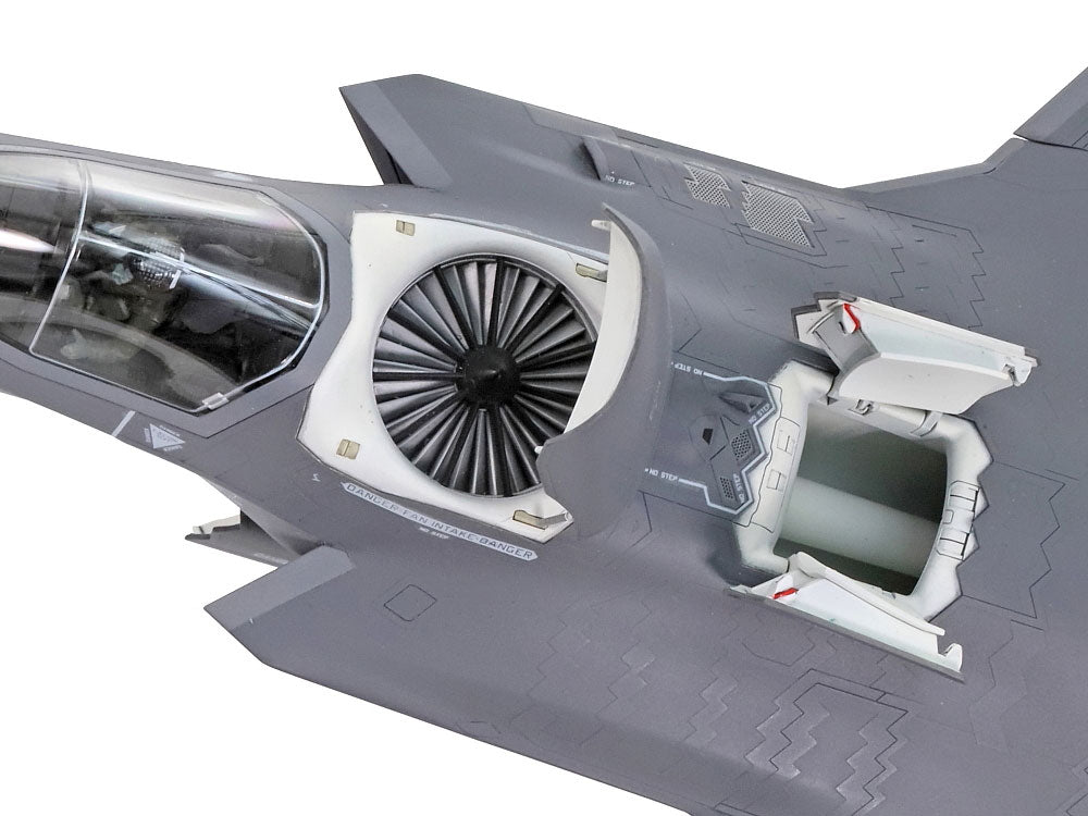 Tamiya: 1/72 Lockheed Martin F-35B Lightning II
