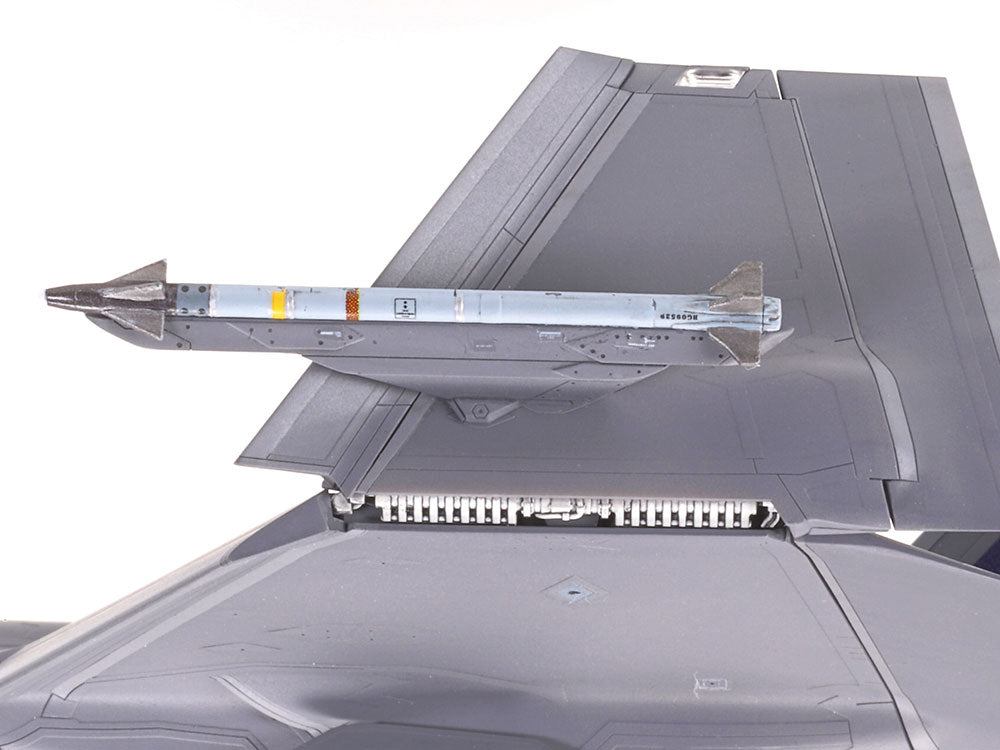 Tamiya: 1/72 Lockheed Martin F-35C Lightning II