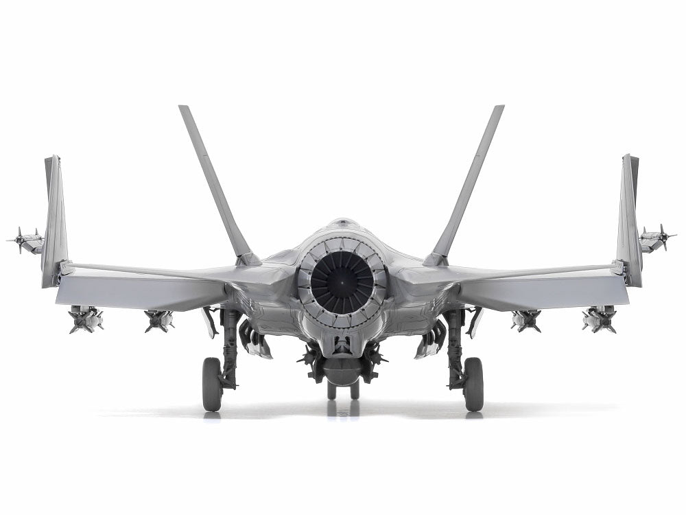 Tamiya: 1/48 Lockheed Martin F-35C Lightning II