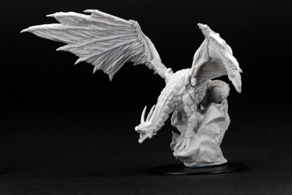 Pathfinder Deep Cuts Unpainted Miniatures: Silver Dragon