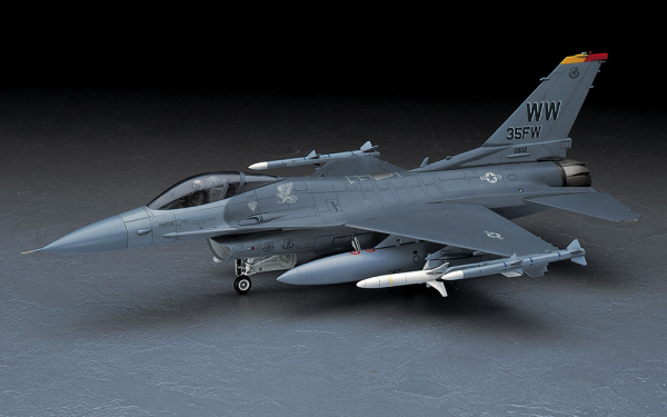 Hasegawa [PT32] 1:48 F-16CJ Fighting Falcon Misawa Japan