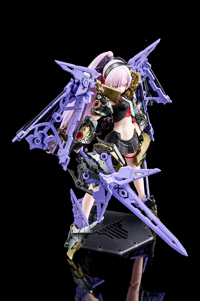 Kotobukiya: - Megami Device - BUSTER DOLL PALADIN DARKNESS CLAW