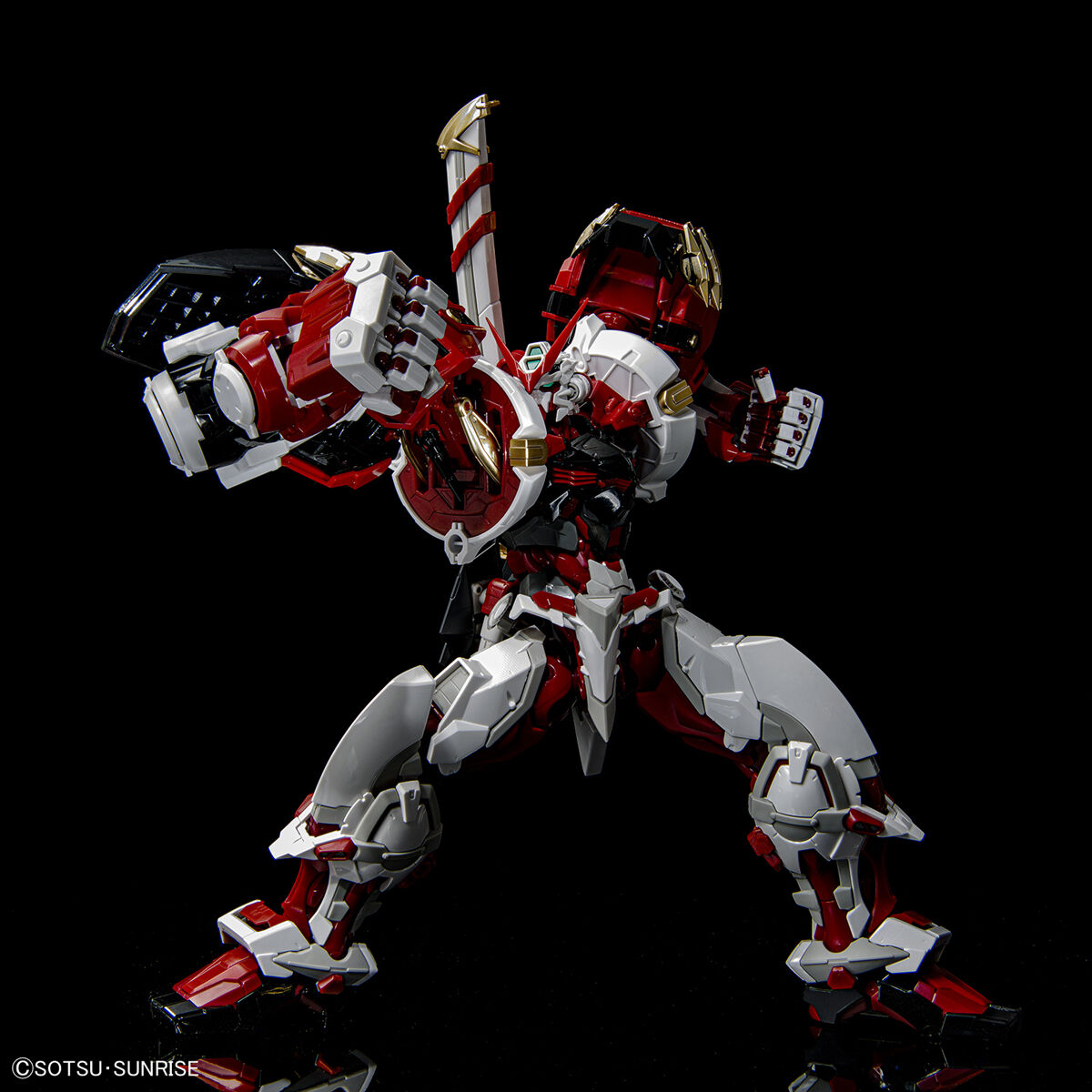 Hi-Resolution Model 1/100 Gundam Astray Red Frame Powered Red