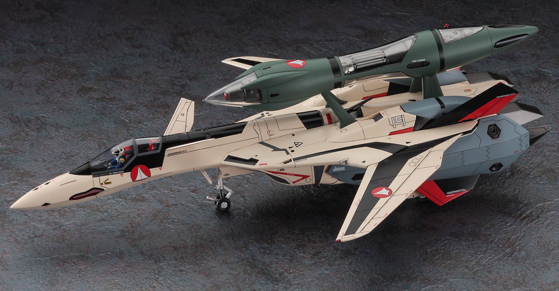 Hasegawa Macross [65885] 1:72 YF-19 w/Fast Pack & Fold Booster
