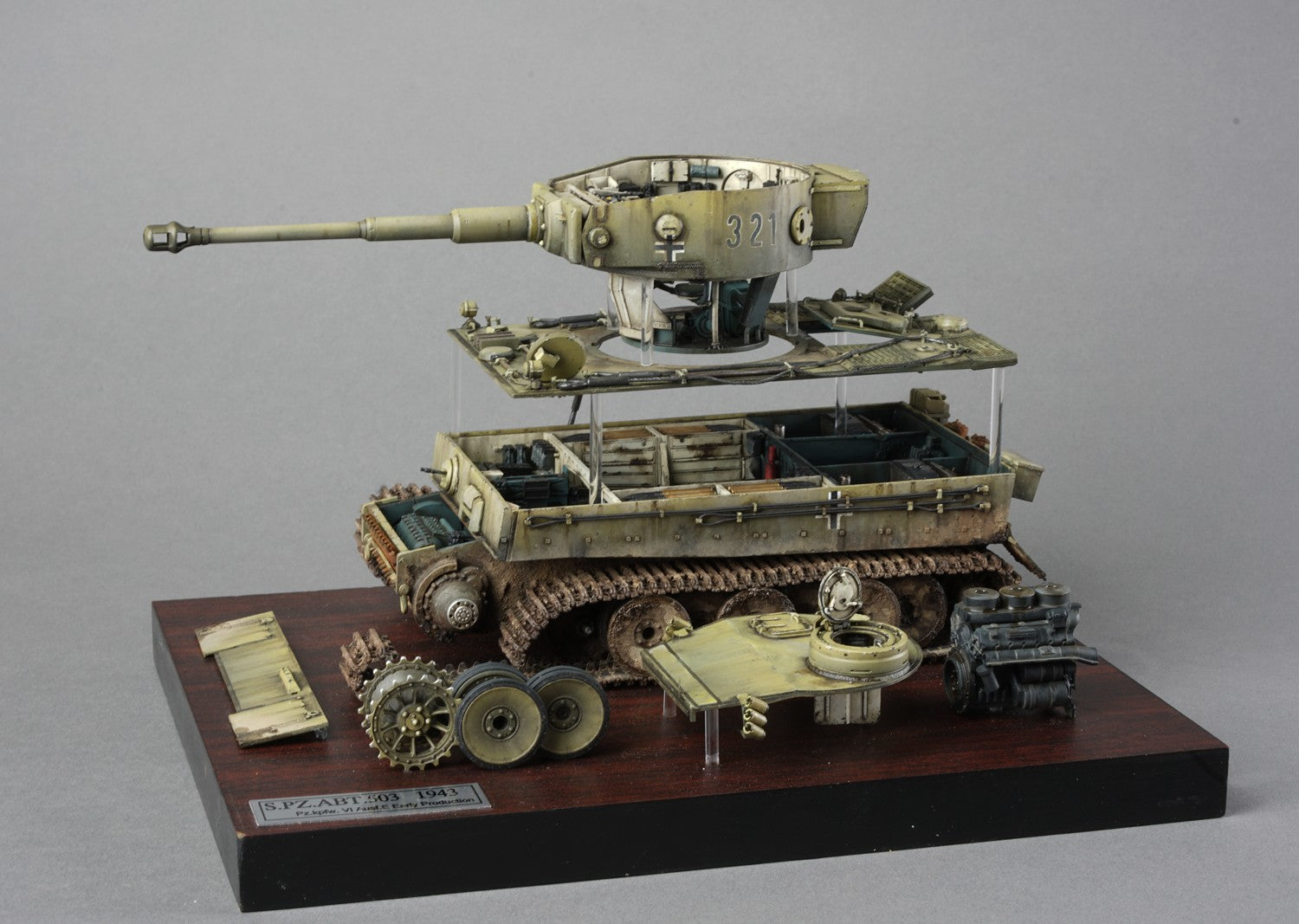 RFM: 1/35 Tiger I Early Production Eastern Front 1943, Full interior