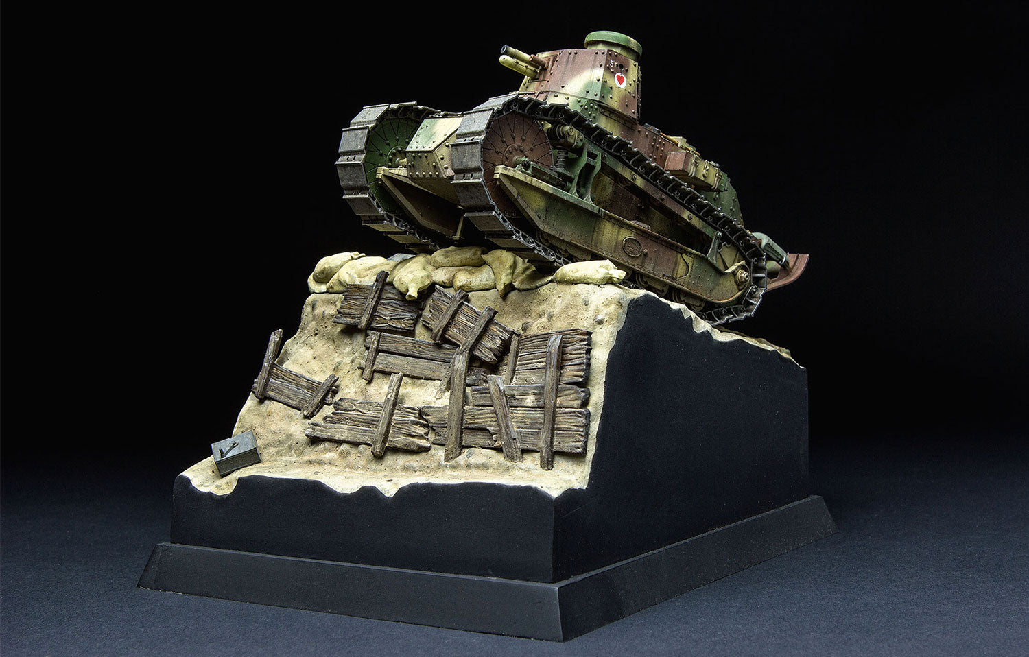 Meng: 1/35 French FT-17 Light Tank (Rivet Turret) w/ Diorama Base